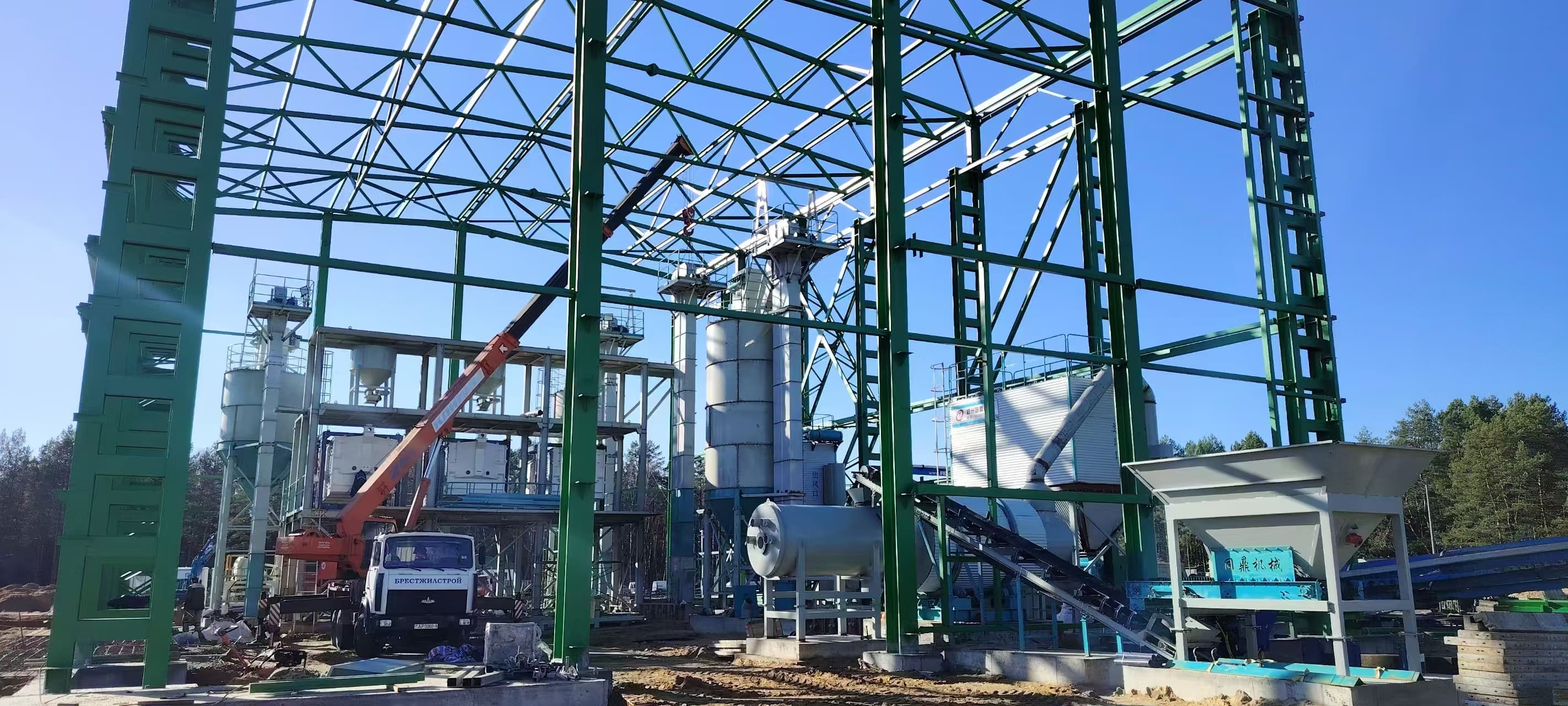 Installation site of dry-mixed mortar production line 