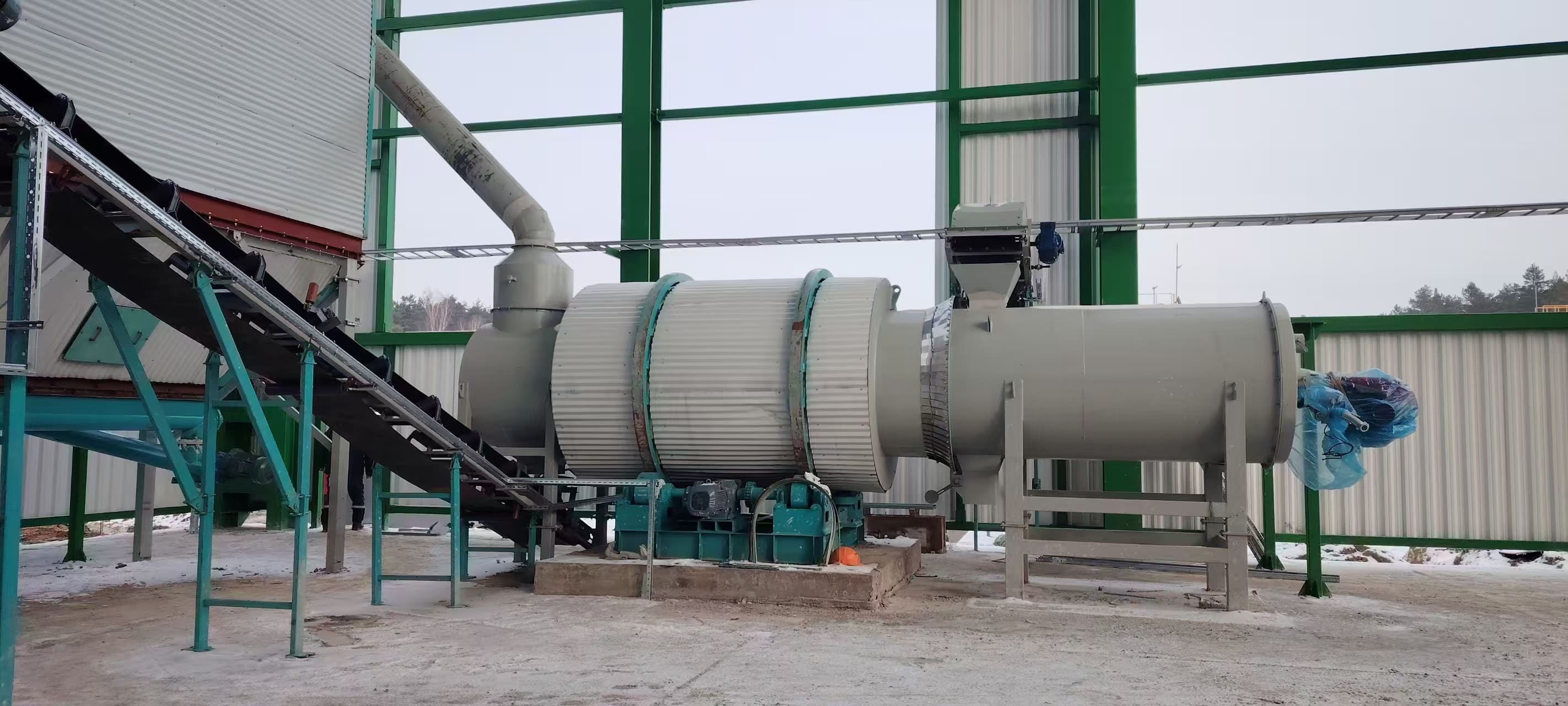 Installation site of dry-mixed mortar production line